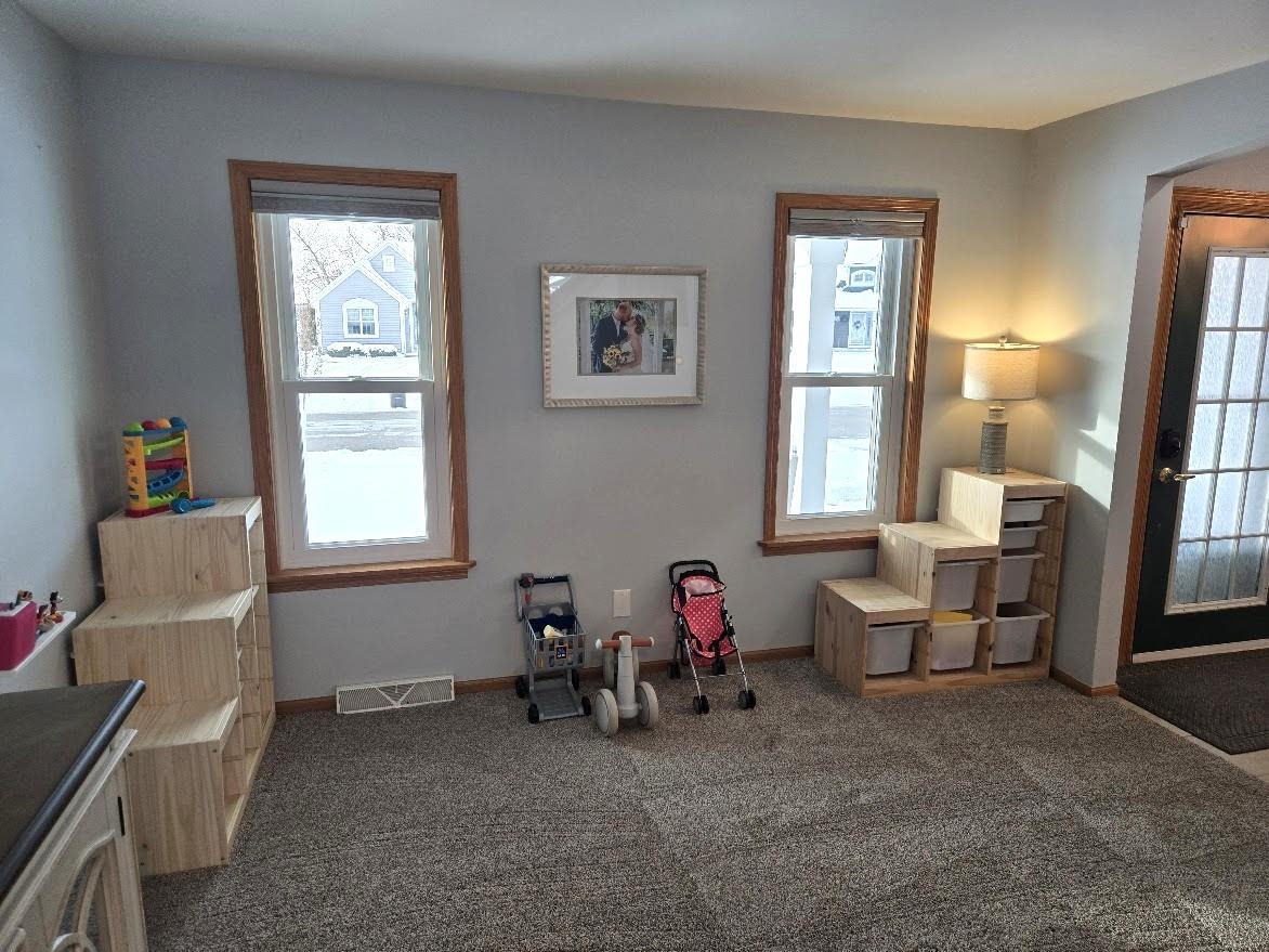 237 Royal Ridge Drive Oconomowoc, WI 53066 - Photo 13 of 42