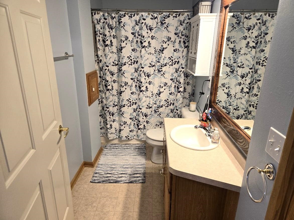 237 Royal Ridge Drive Oconomowoc, WI 53066 - Photo 21 of 42