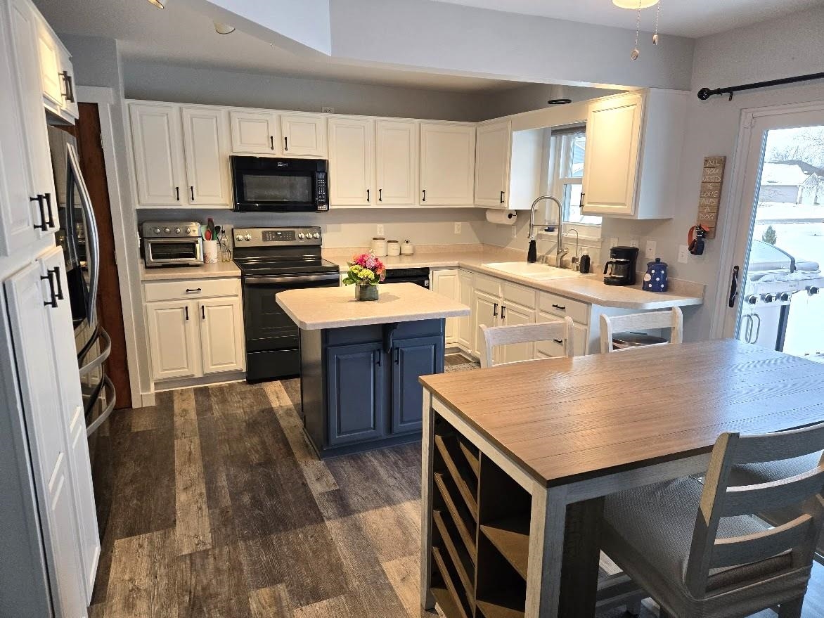 237 Royal Ridge Drive Oconomowoc, WI 53066 - Photo 5 of 42