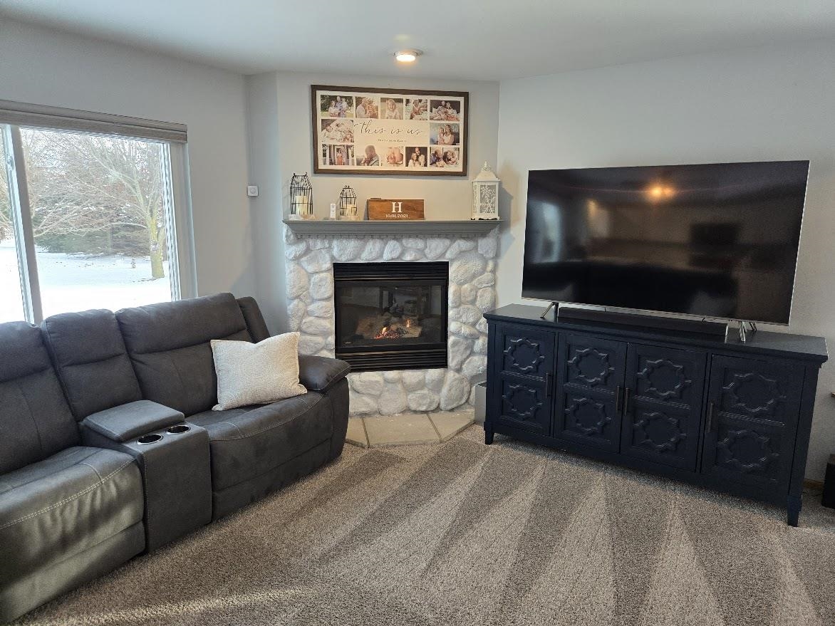 237 Royal Ridge Drive Oconomowoc, WI 53066 - Photo 7 of 42