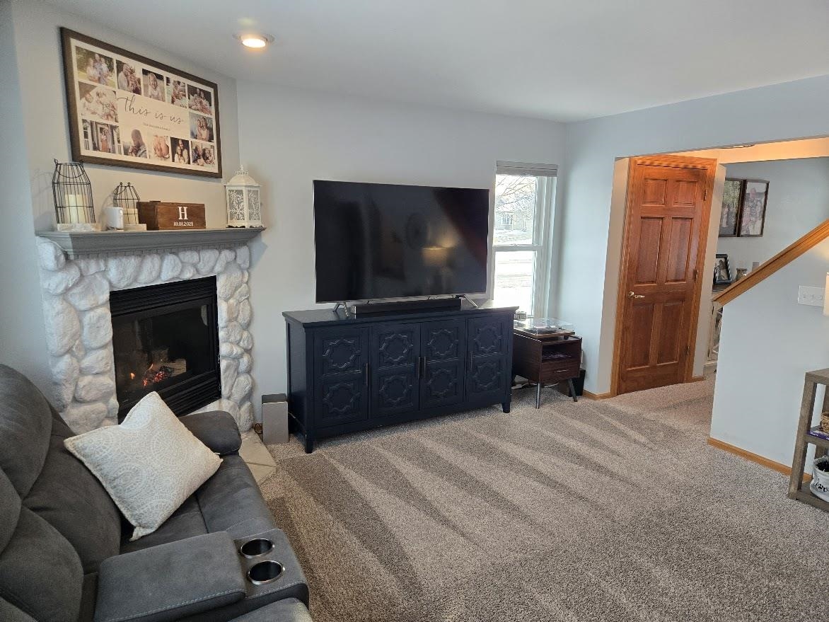 237 Royal Ridge Drive Oconomowoc, WI 53066 - Photo 8 of 42