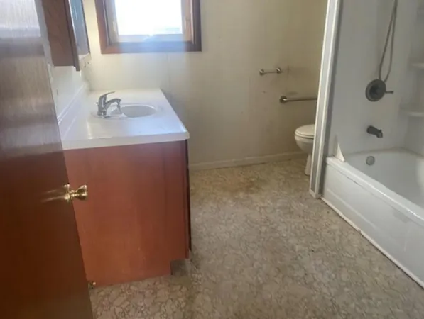 $120,950 | 520 South Broadway Street, Union City, MI 49094