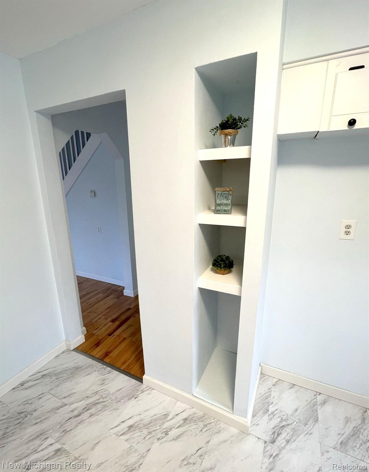 4060 North Center Road Flint, MI 48506 - Photo 10 of 27 Gallery Image 10