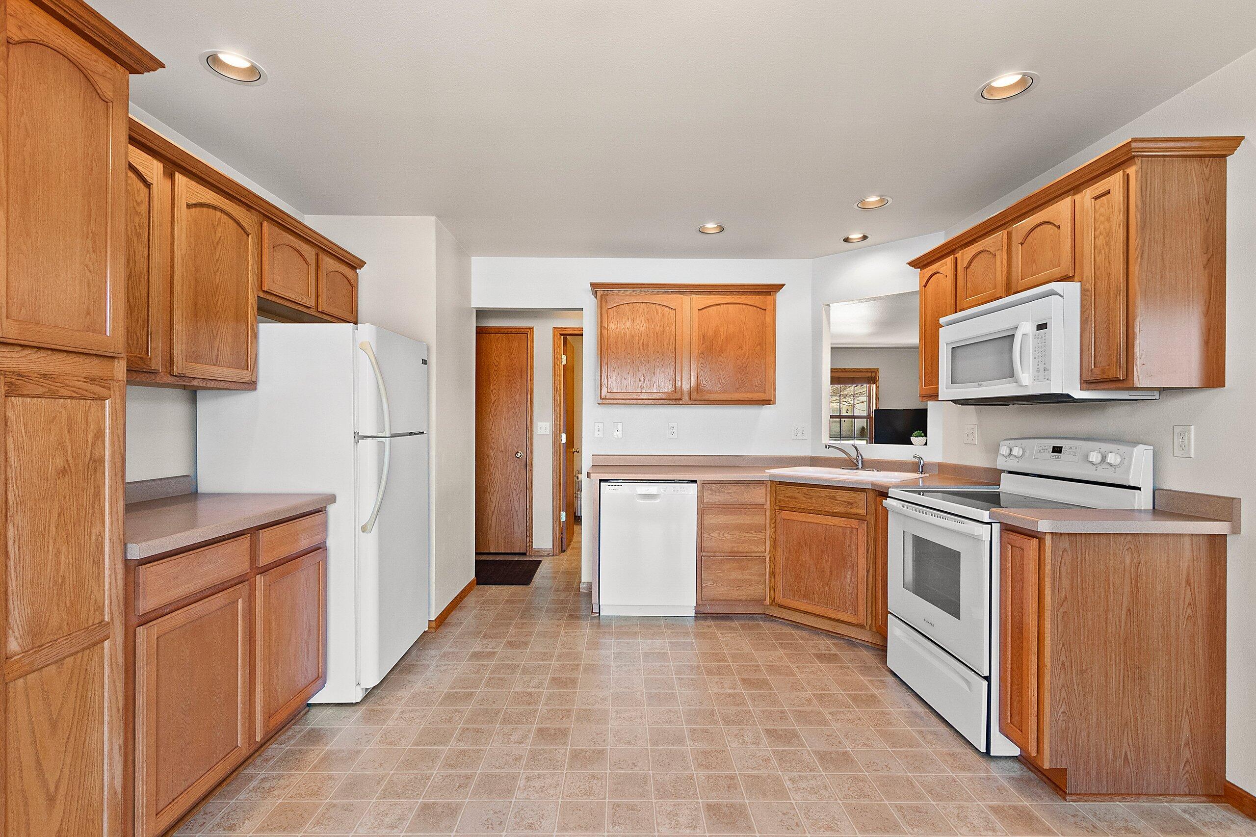 4508 Ridge Court Manitowoc, WI 54220 - Photo 11 of 39 149555.JPG-SMALL