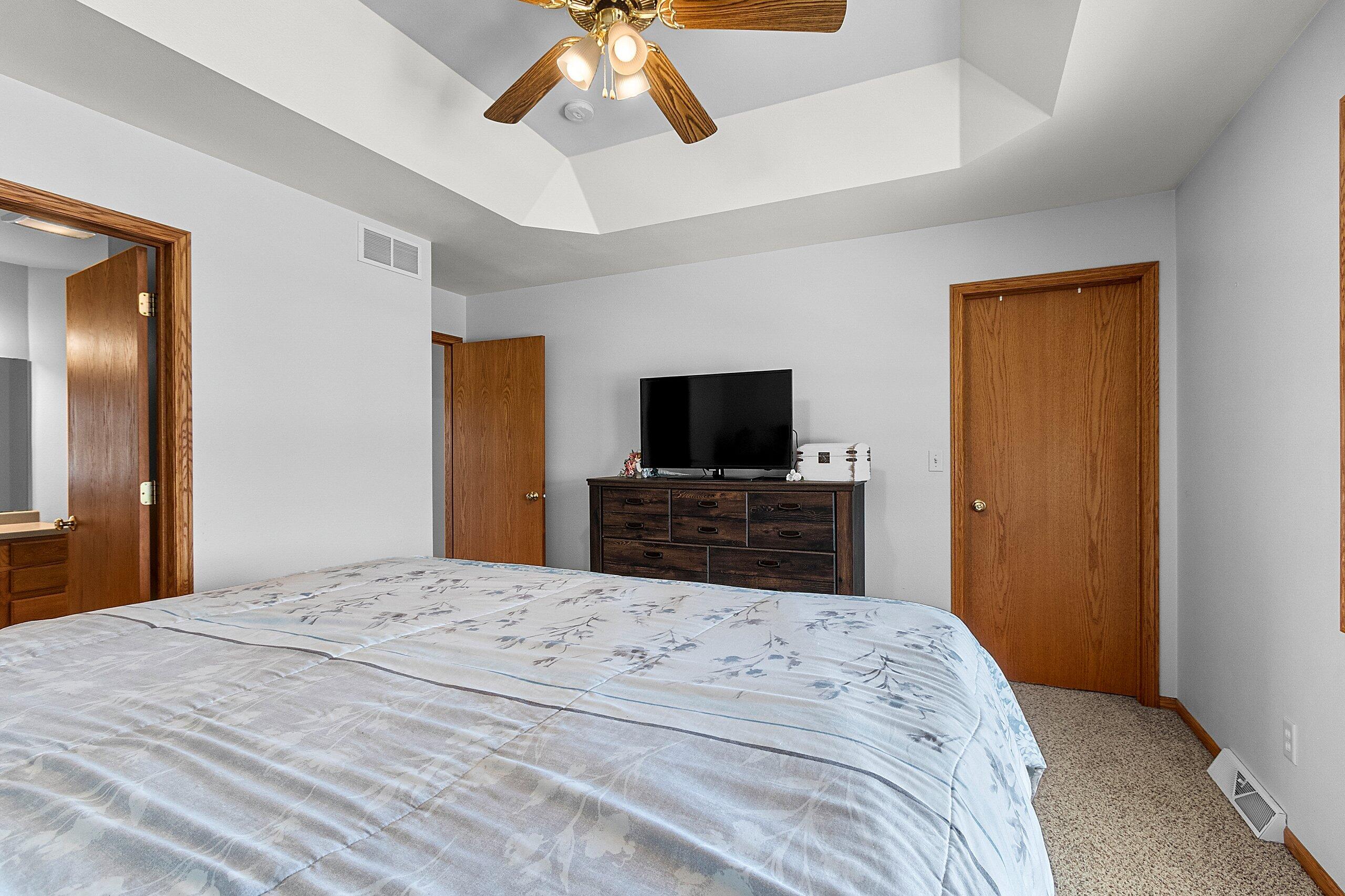 4508 Ridge Court Manitowoc, WI 54220 - Photo 18 of 39 149640.JPG-SMALL