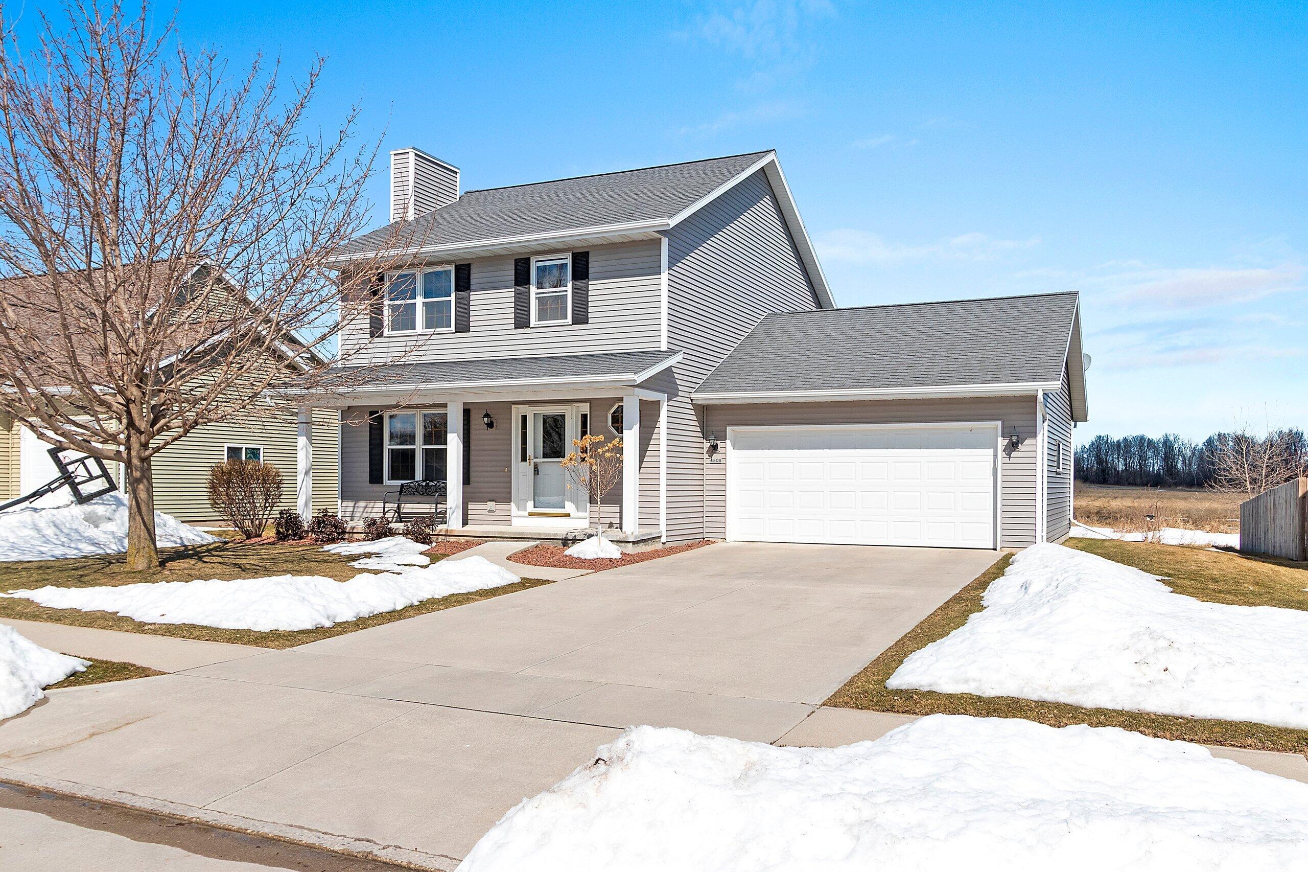 4508 Ridge Court Manitowoc, WI 54220 - Photo 3 of 39 149670.JPG-SMALL