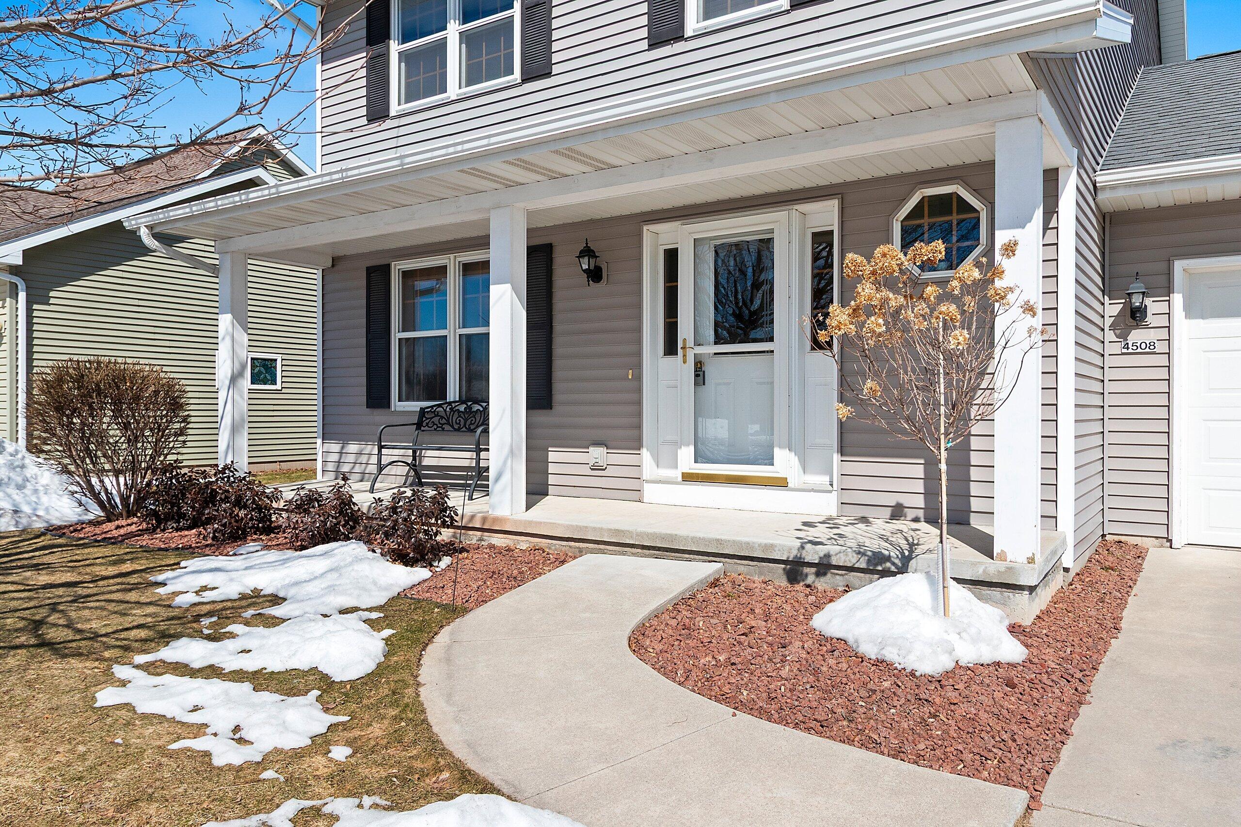 4508 Ridge Court Manitowoc, WI 54220 - Photo 4 of 39 149661.JPG-SMALL