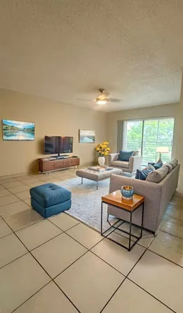 $1,900 | 2491 Southwest 82nd Avenue, Davie, FL 33324