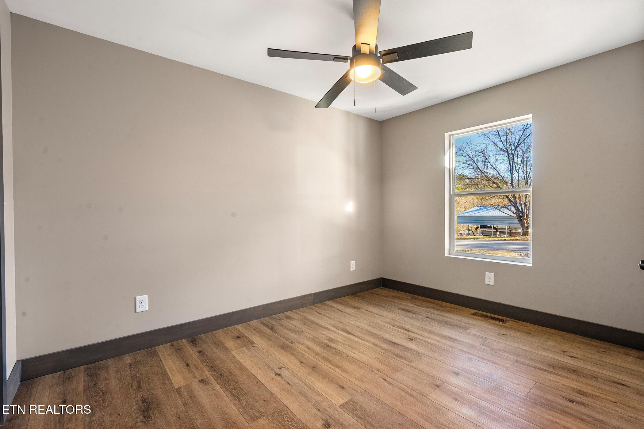 982 Smokey Mountain Queen Road Sevierville, TN 37876 - Photo 12 of 24 DSC00397