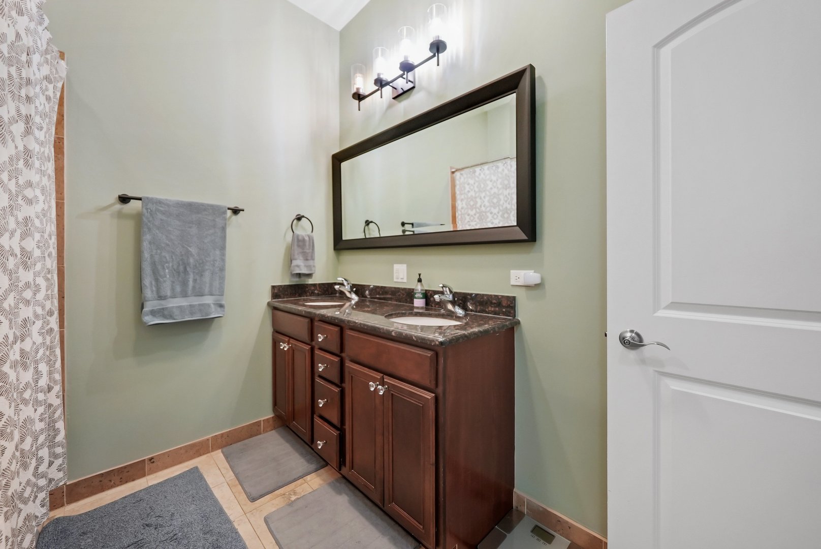 4346 North Pulaski Road, Unit 303 Chicago, IL 60641 - Photo 9 of 16