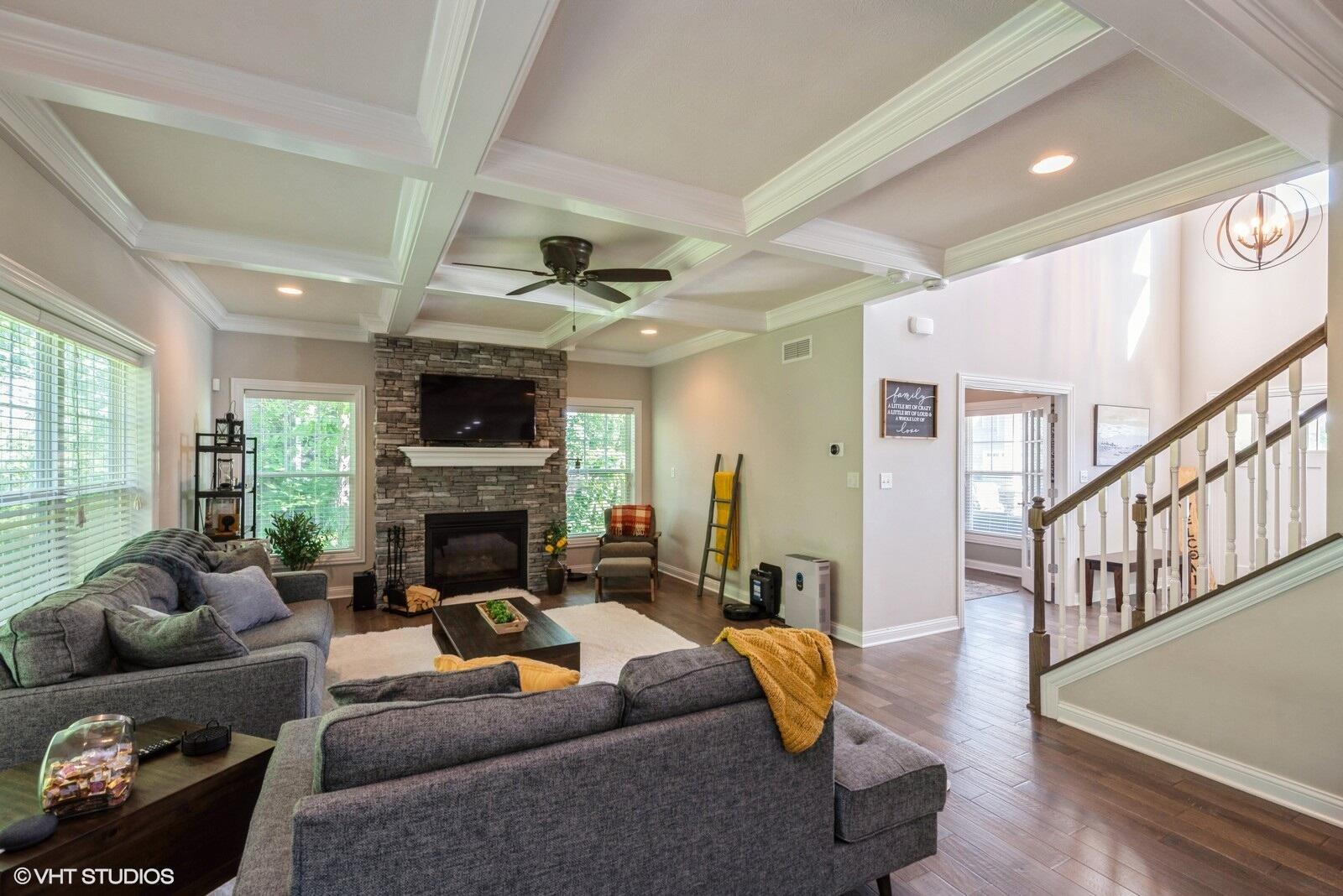 161 Ridgeview Drive Valparaiso, IN 46385 - Photo 12 of 36 1600x1068