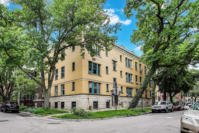 $249,900 | 1254 West Thorndale Avenue, Unit 1W, Chicago, IL 60660