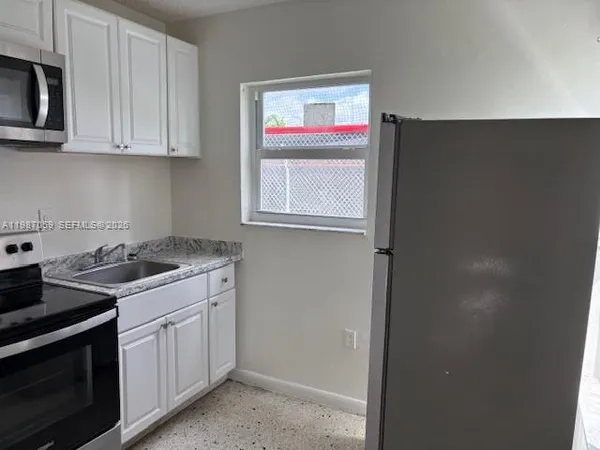 $2,150 | 828 Southwest 20th Avenue, Unit 1, Miami, FL 33135