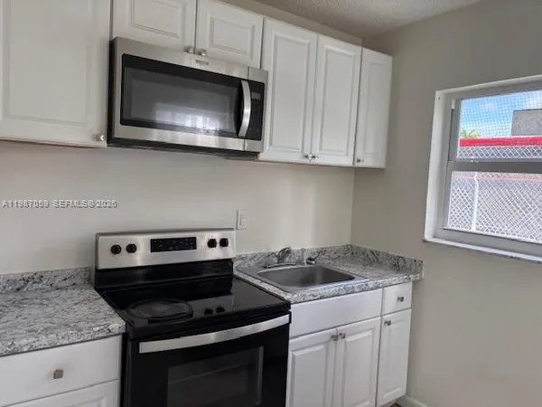 $2,150 | 828 Southwest 20th Avenue, Unit 1, Miami, FL 33135