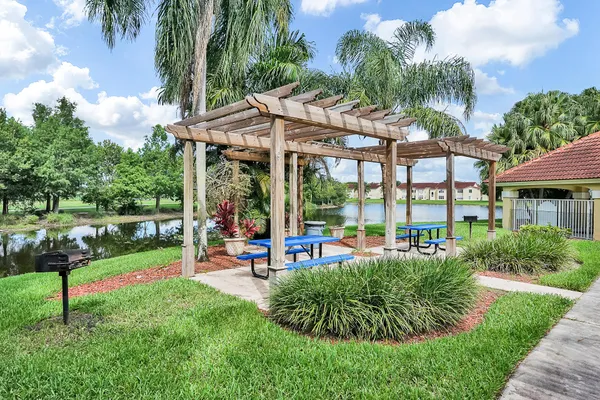 $2,195 | 595 Vista Isles Drive, Unit 1925, Sunrise, FL 33325