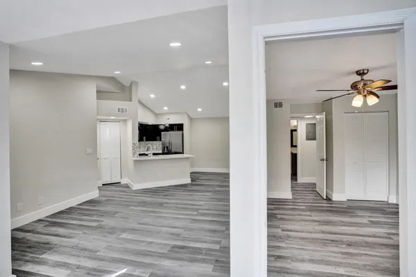 $2,195 | 595 Vista Isles Drive, Unit 1925, Sunrise, FL 33325