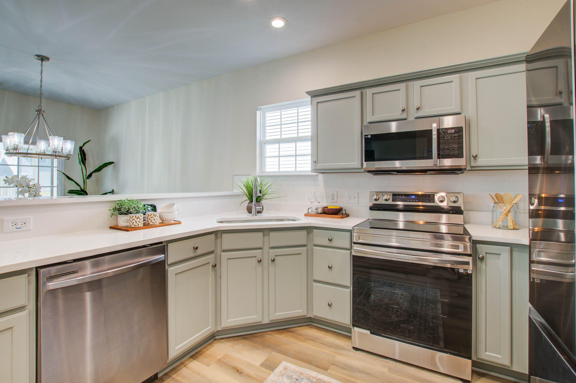 2036 Asher Loop Summerville, SC 29485 - Photo 8 of 32 Kitchen