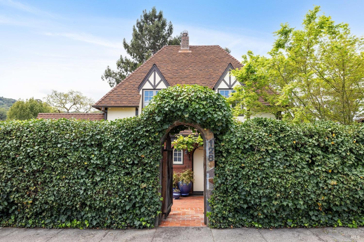 Welcome to 128 Calumet Avenue, on one of San Anselmo's most beloved historic streets.