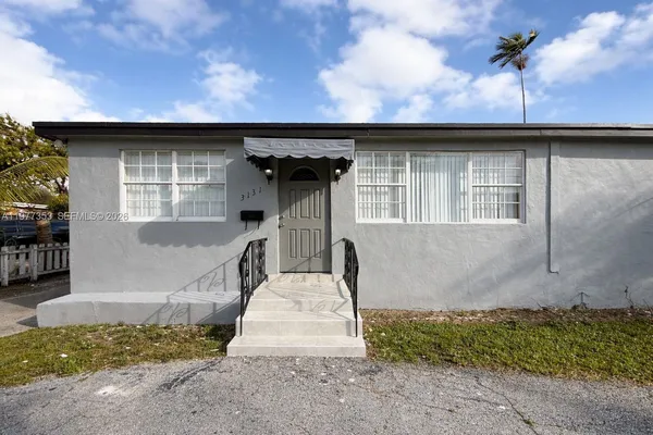 $3,550 | 3131 Southwest 2nd Street, Unit 3131, Miami, FL 33135