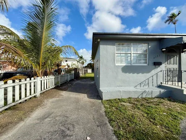 $3,550 | 3131 Southwest 2nd Street, Unit 3131, Miami, FL 33135