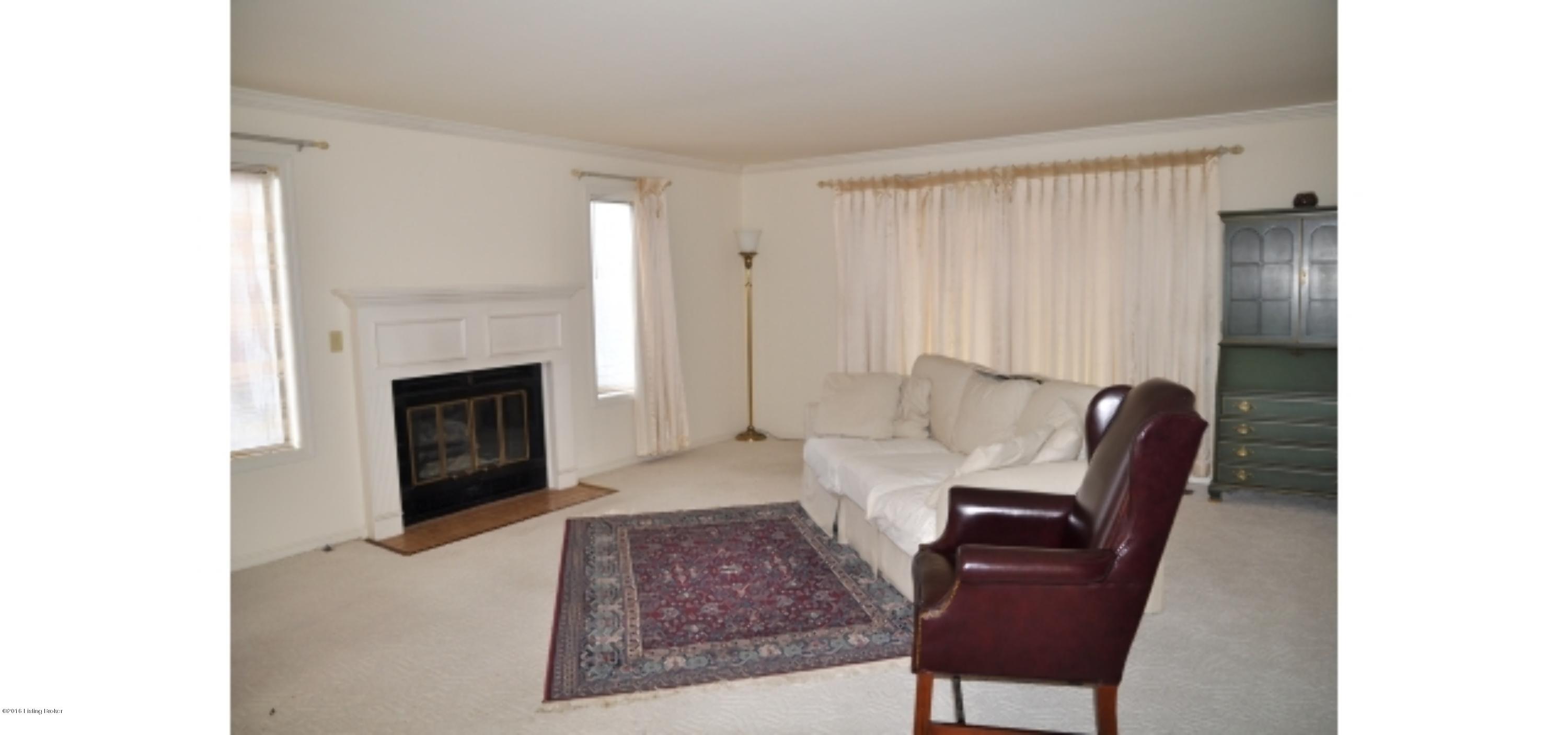 513 Piping Rock Road Brandenburg, KY 40108 - Photo 21 of 23 Living_room_1