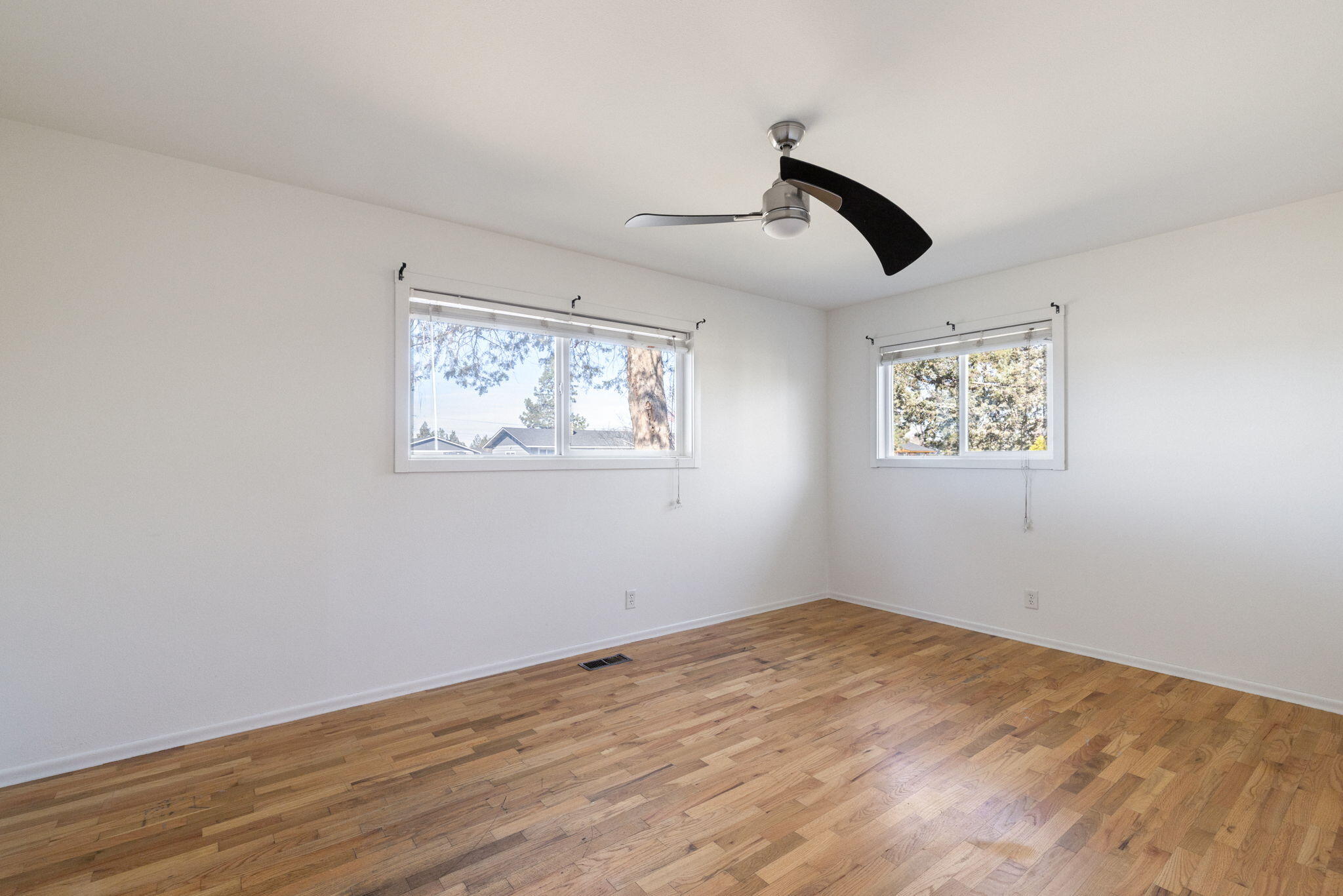 1830 Southwest 16th Street Redmond, OR 97756 - Photo 12 of 31 Dry Sky - 1830 SW 16th St (12 of 30)