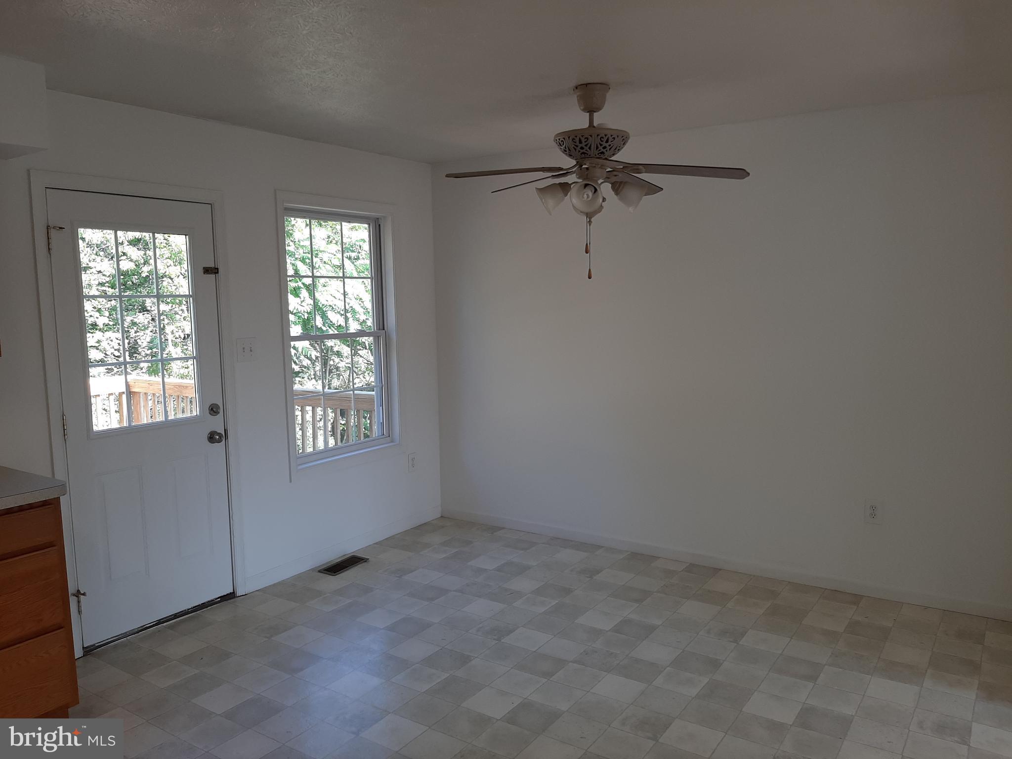 87 Gibson Road Inwood, WV 25428 - Photo 5 of 28
