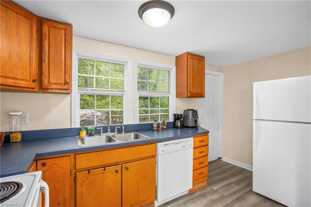 219 Hamby Mountain Road Purlear, NC 28665 - Photo 9 of 27 Gallery Image 9