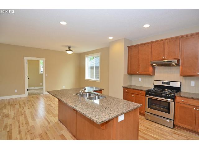 18545 Tryon Way, Unit LOT 2 Gladstone, OR 97027 - Photo 4 of 24 Kitchen/Nook