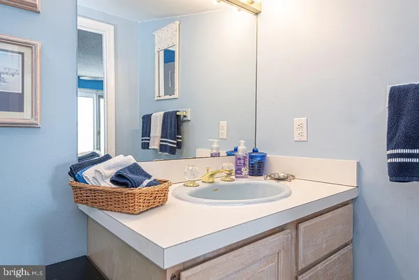 $825,000 | 11 Mallard Drive East, Unit 11B, Ocean Pines, MD 21811