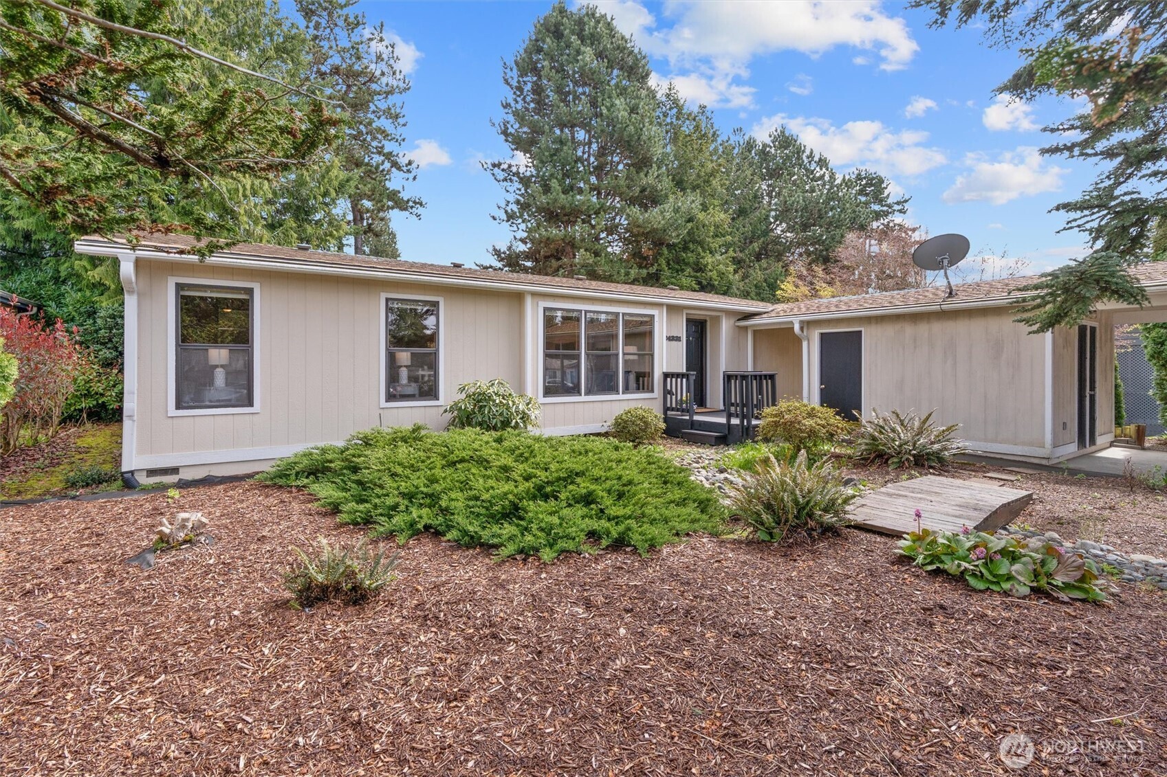 24331 S Park Bothell, WA 98021 - Photo 3 of 40 front view of a house with a yard