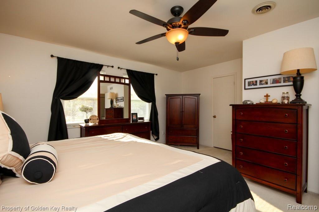 24474 Kings Pointe Novi, MI 48375 - Photo 36 of 42 IMG_2770 (Custom).jpg