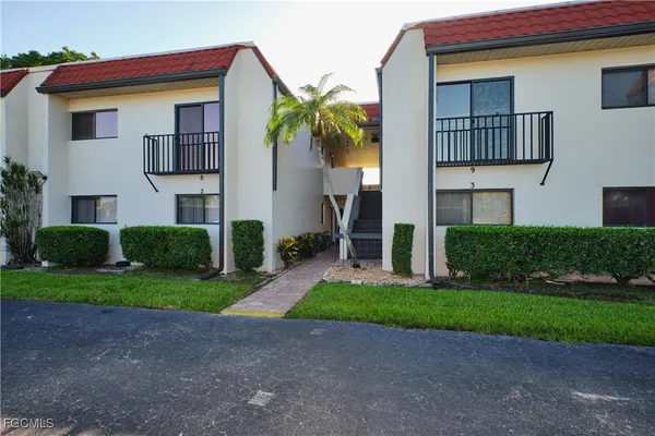$119,500 | 4728 Orange Grove Boulevard, Unit 3, North Fort Myers, FL 33903