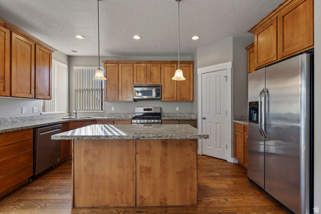 1420 Firelight Way Sandy, UT 84092 - Photo 7 of 40