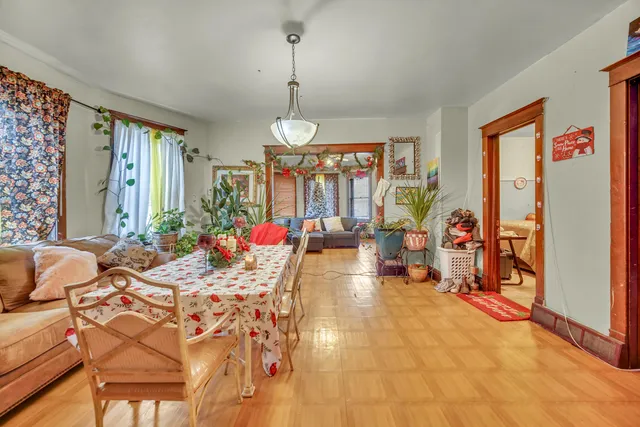 a view of a livingroom with furniture window and outside view