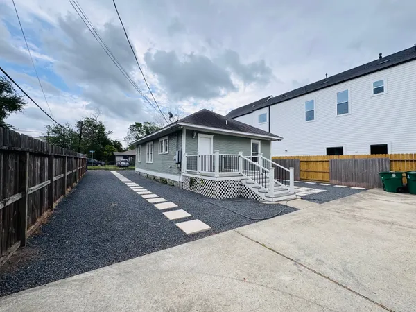 $3,100 | 1345 Nashua Street, Houston, TX 77008