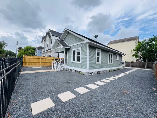 $3,100 | 1345 Nashua Street, Houston, TX 77008