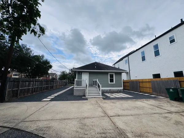 $3,100 | 1345 Nashua Street, Houston, TX 77008