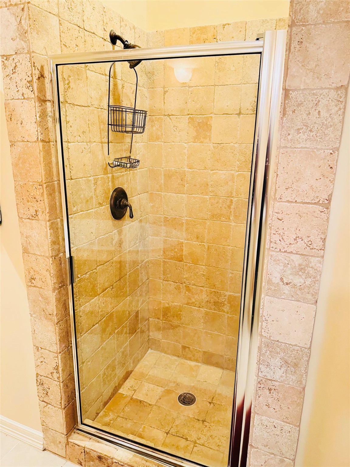 6324 Fairdale Lane, Unit 3007 Houston, TX 77057 - Photo 12 of 24 a bathroom with a shower