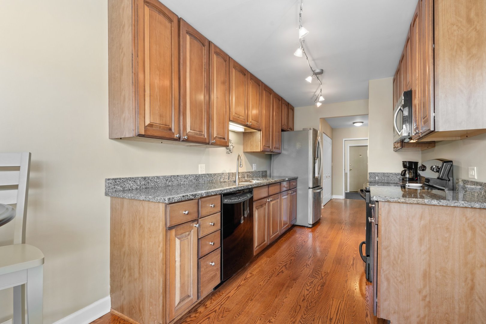 5450 Astor Lane, Unit 117 Rolling Meadows, IL 60008 - Photo 7 of 22