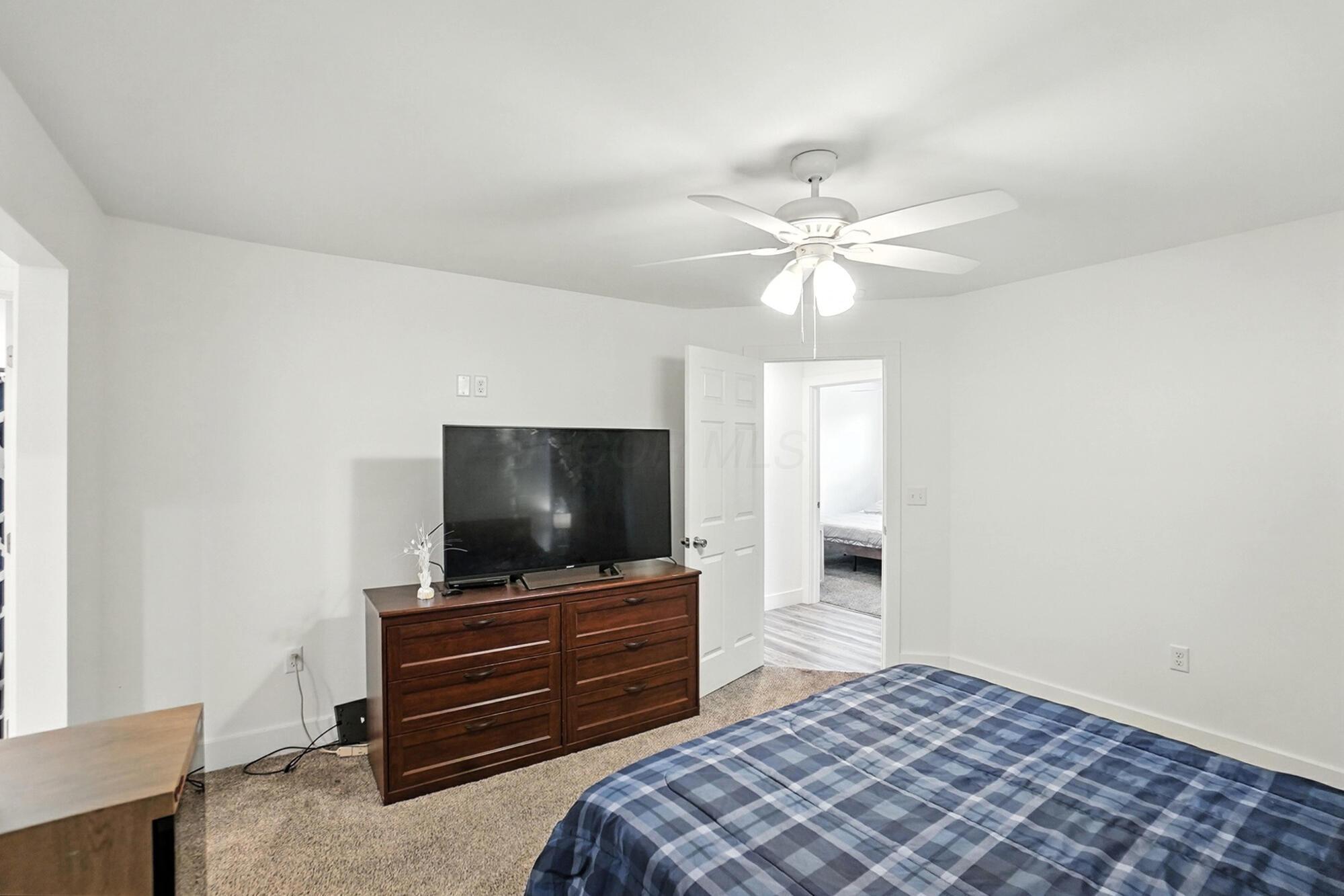 721 East McCreight Avenue Springfield, OH 45503 - Photo 12 of 28 Owners Suite