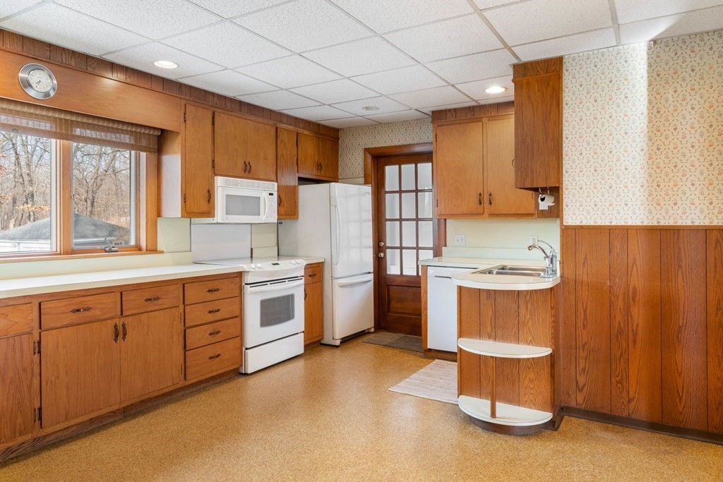 133 Malvern Road Worcester, MA 01610 - Photo 15 of 25 Gallery Image 15