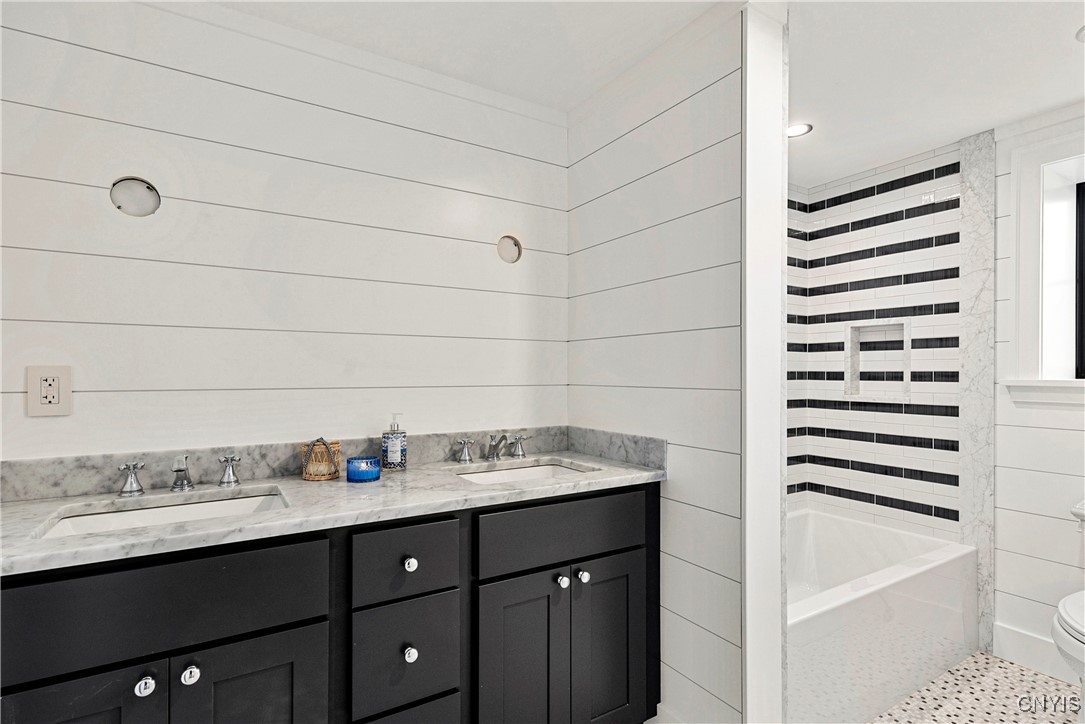 2010 West Lake Road Skaneateles, NY 13152 - Photo 38 of 43