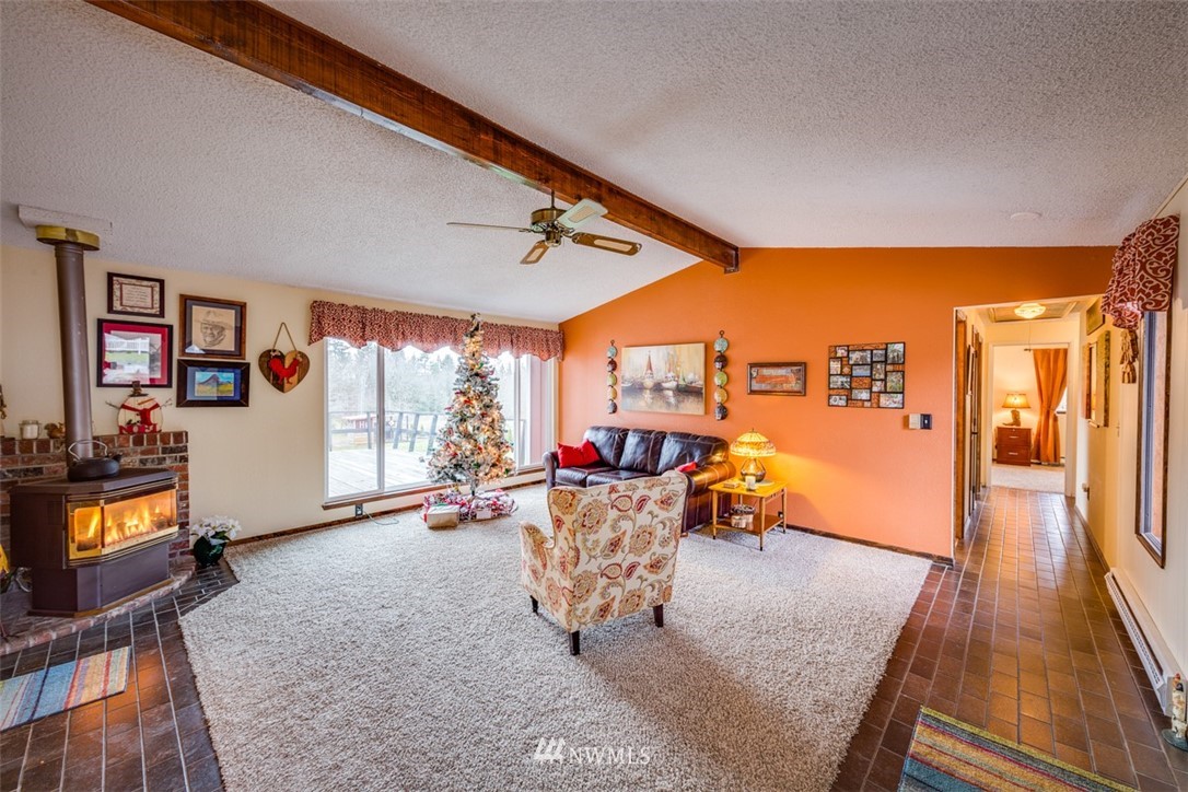 20875 Pugh Road Northeast Poulsbo, WA 98370 - Photo 2 of 25 Gallery Image 2
