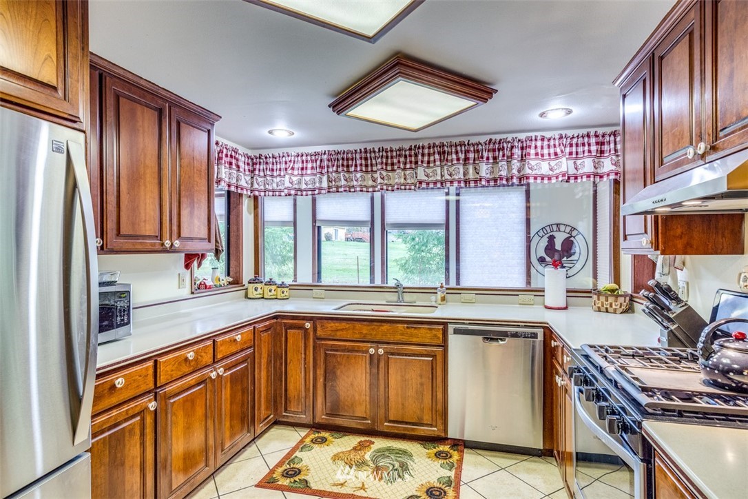 20875 Pugh Road Northeast Poulsbo, WA 98370 - Photo 5 of 25 Gallery Image 5