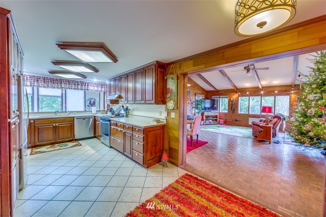 20875 Pugh Road Northeast Poulsbo, WA 98370 - Photo 6 of 25 Gallery Image 6