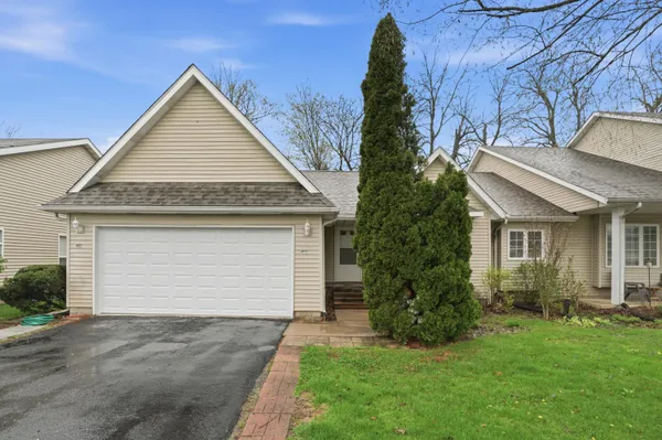 $249,900 | 2410 Primrose Drive, Valparaiso, IN 46383