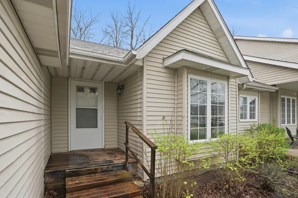 a view of a house with porch