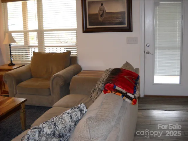 $299,910 | 992 Hornet Drive, Whittier, NC 28789