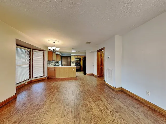 $2,425 | 103 Coral Bay Drive, League City, TX 77573